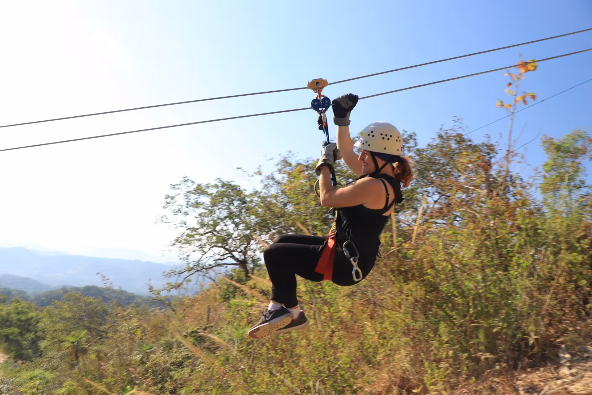 Best Flying Ravana Ella Guide - Zipline over Ella Gap
